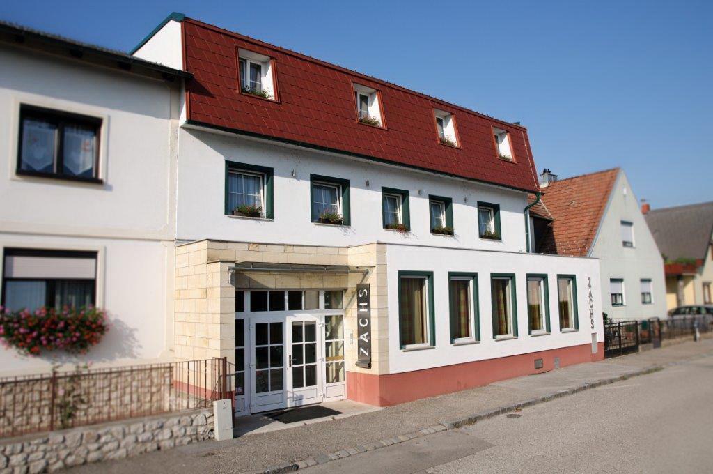 Hotel Zachs Санкт-Маргаретен-им-Бургенланд Экстерьер фото