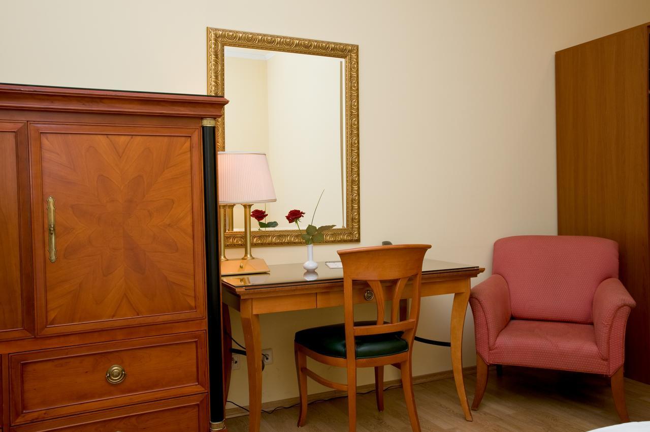 Hotel Zachs Санкт-Маргаретен-им-Бургенланд Экстерьер фото